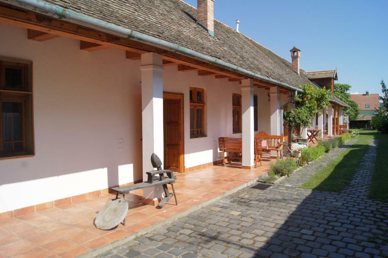 Racz Fogado Hotel Kisoroszi Exterior photo